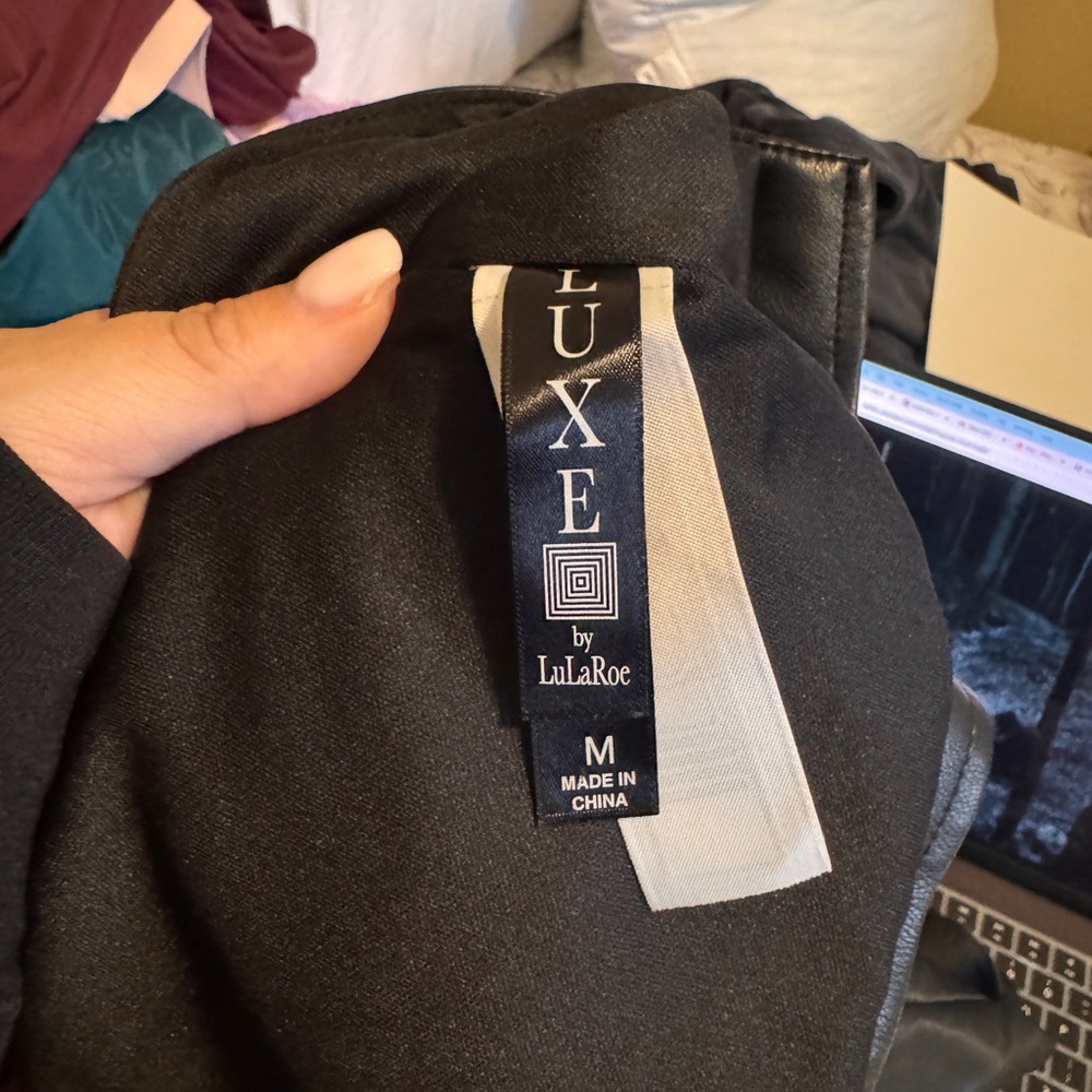 LuLaRoe Luxe Maeve Black Skirt - Picture 4 of 4